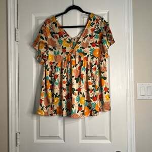 Entro Floral Flutter Sleeve Top